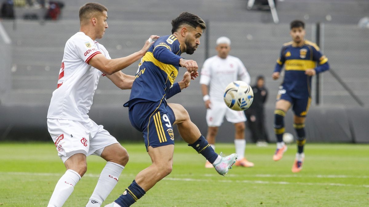 Boca venció 3 a 1 a Barracas e igualó a Unión con 20 unidades en la Liga Profesional.