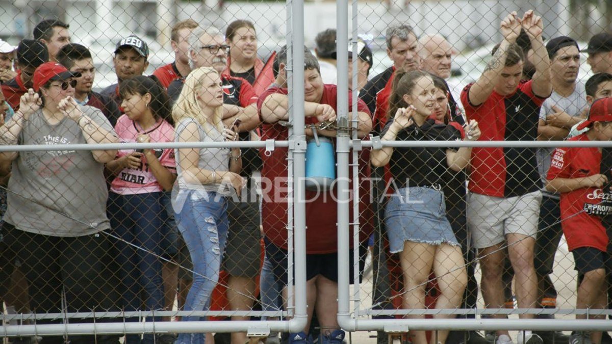 Las 37 mejores fotos de la multitudinaria despedida al plantel de Colón