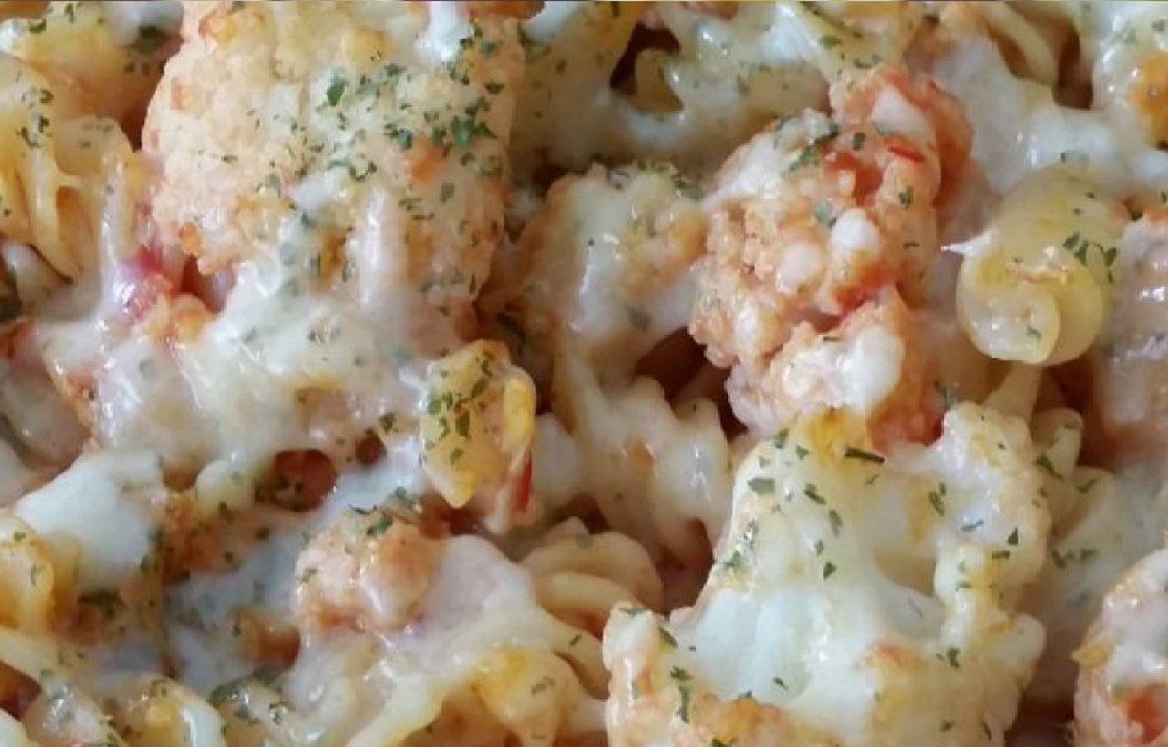 Tirabuzones con coliflor salteado