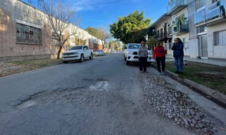 En barrio Candioti Norte, los vecinos exigen reparación de calles y luminarias. En barrio Candioti Norte, los vecinos exigen reparación de calles y luminarias.
