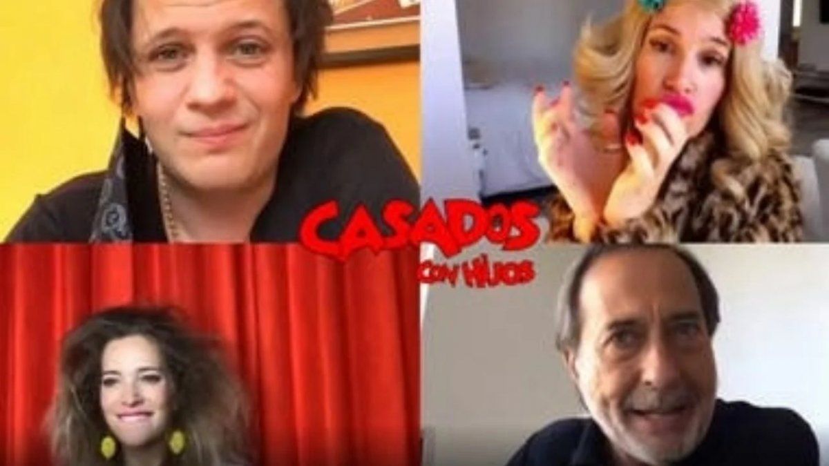 Casados con hijos por videollamada
