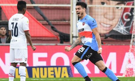 Colón acordó la llegada del delantero Axel Rodríguez. Colón acordó la llegada del delantero Axel Rodríguez.