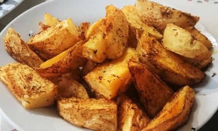 Estas papas al horno son una receta fácil que podrá adaptar a múltiples comidas Estas papas al horno son una receta fácil que podrá adaptar a múltiples comidas