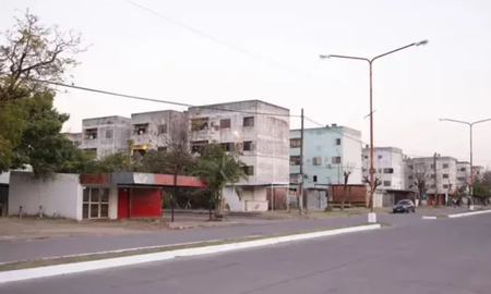 Un miembro de la Gendarmería en Corrientes asesinó su pareja de dos disparos y luego se quitó la vida. Un miembro de la Gendarmería en Corrientes asesinó su pareja de dos disparos y luego se quitó la vida.