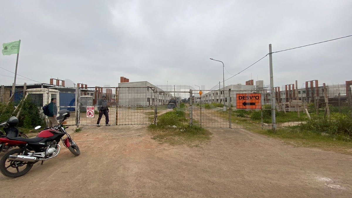 El complejo habitacional de barrio La Esmeralda contempla un total de 224 viviendas. El complejo habitacional de barrio La Esmeralda contempla un total de 224 viviendas.