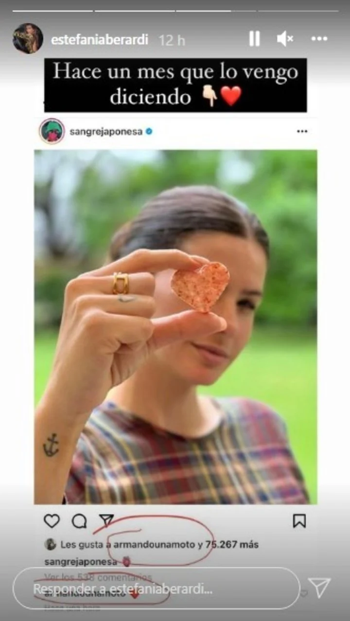 La China Su&aacute;rez subi&oacute; una foto con un coraz&oacute;n y Armando Mena Navare&ntilde;o le respondi&oacute; con otro. Captura de Instagram &nbsp;