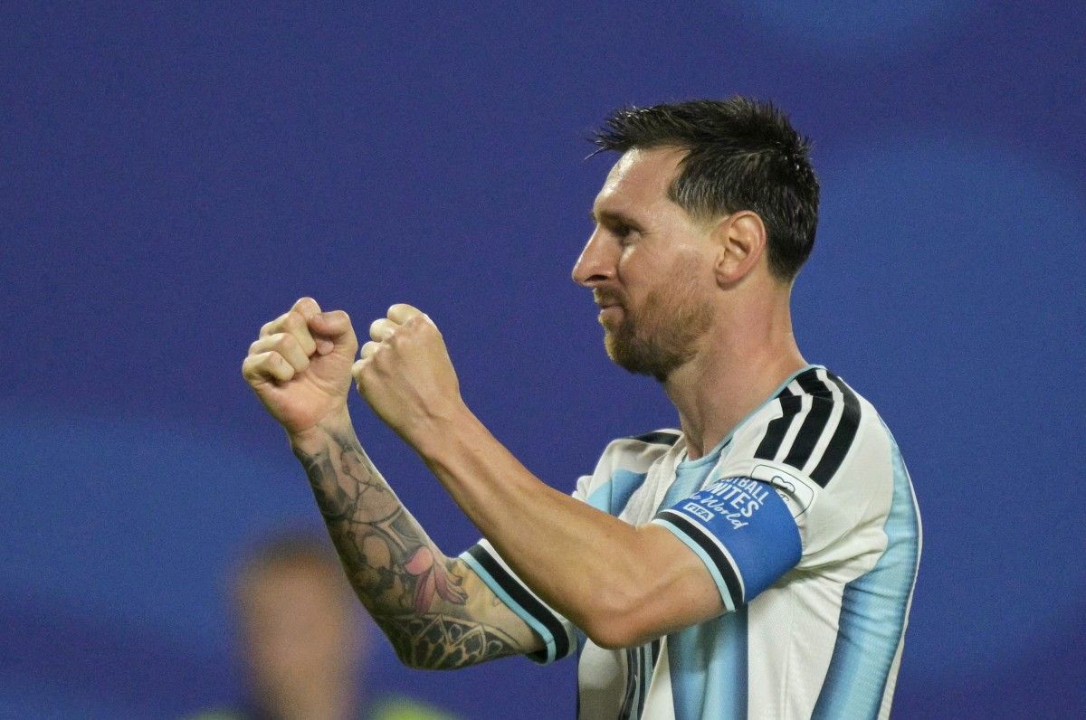 Messi festeja uno de sus tres goles contra Algeria - (Foto de JUAN MABROMATA / AFP) Messi festeja uno de sus tres goles contra Algeria - (Foto de JUAN MABROMATA / AFP)