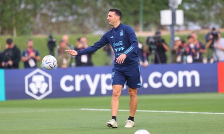 La Selección Argentina entrenó este sábado pensando en el duelo ante Croacia, por los octavos de final del Mundial Qatar 2022. La Selección Argentina entrenó este sábado pensando en el duelo ante Croacia, por los octavos de final del Mundial Qatar 2022.