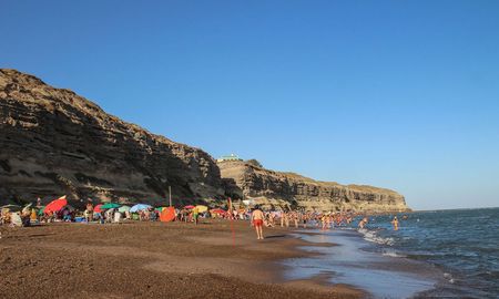 La Lobería, un pueblo patagónico con hermosas playas y donde viven solo 9 personas. La Lobería, un pueblo patagónico con hermosas playas y donde viven solo 9 personas.