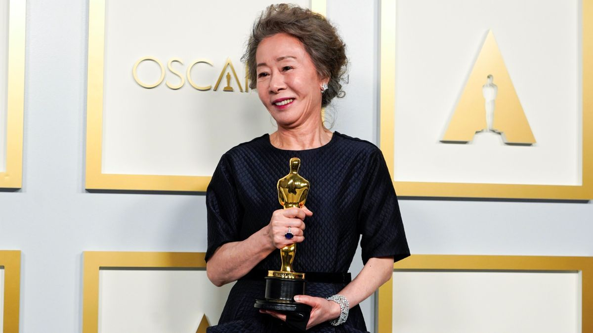 Youn Yuhjung hizo historia este domingo al ser la primera coreana en ganar una categoría de actuación en los Oscar