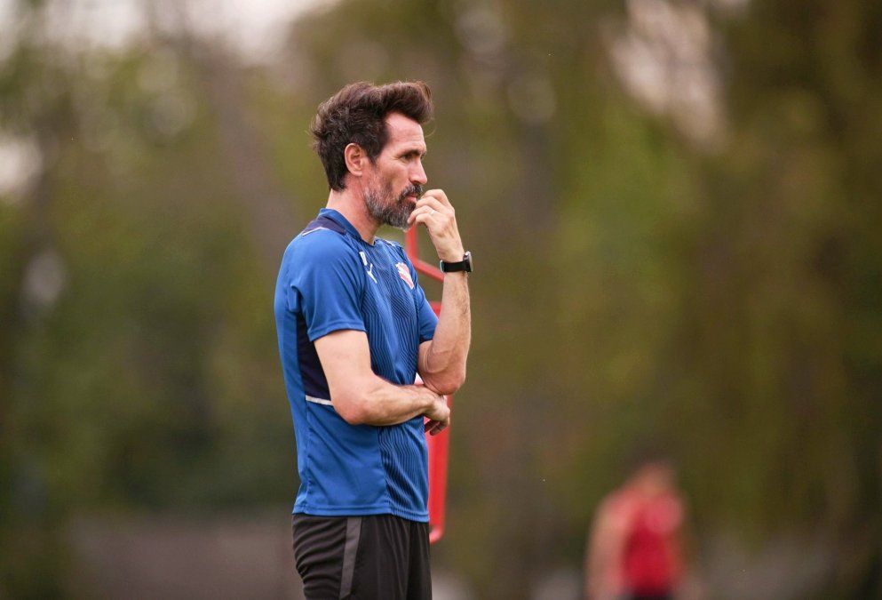 Club Atlético Independiente: Eduardo Domínguez recupera dos futbolistas para jugar ante Central Córdoba