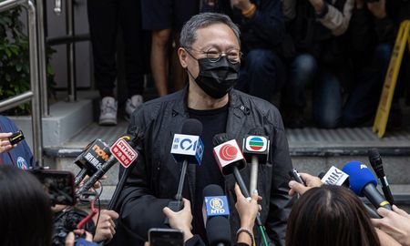 Hong Kong acusa a casi 50 opositores de subversión. Hong Kong acusa a casi 50 opositores de subversión.