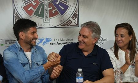 Maximiliano Pullaro, junto a Martín Llaryora, destacó el rol productivo, cultural y laboral del interior y confirmó el diálogo institucional con el Gobierno nacional.