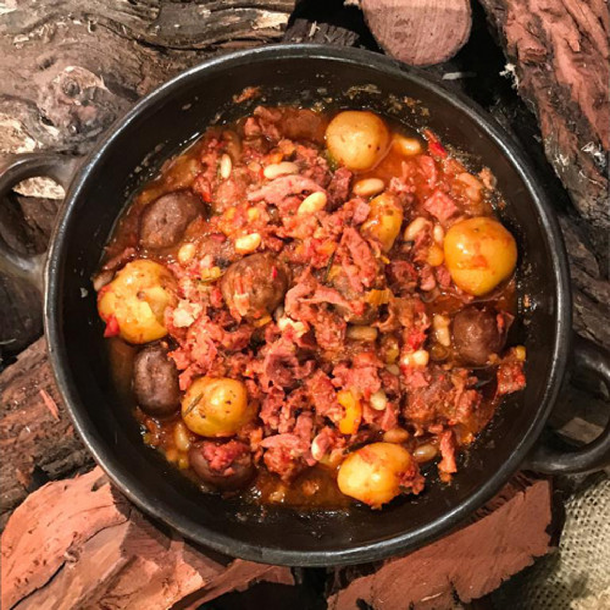 Como se explicó en MasterChef, el charqui se rehidrata para utilizarlo en preparaciones.