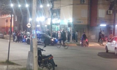 La situación fue advertida en un primer momento por un suboficial de la policía provincial que se encontraba de civil en el lugar. La situación fue advertida en un primer momento por un suboficial de la policía provincial que se encontraba de civil en el lugar.