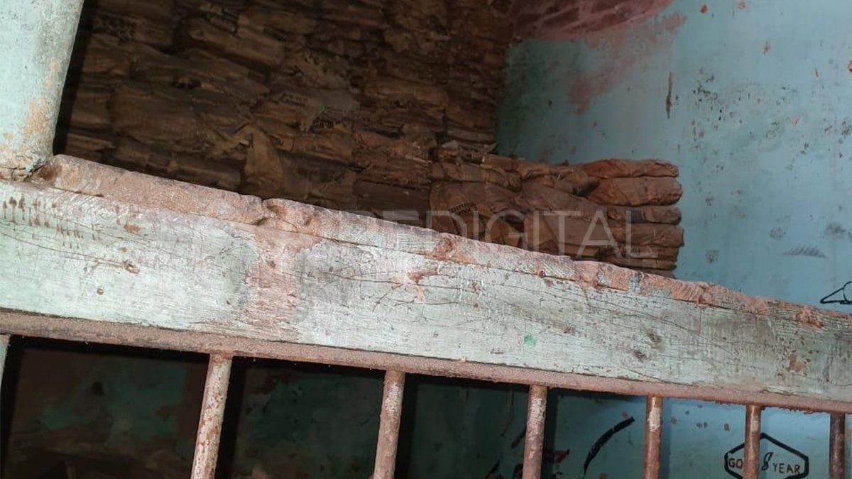 “Esto es una etapa que se abre, hay una investigación muy grande que hacer”, advirtió la directora provincial de la Memoria, Valeria Silva quien informó que los documentos encontrados contiene información de la Policía de Santa Fe desde el año 1968 hasta el año 1996. “Es mucha documentación policial suelta y desparramada”, dijo Silva.