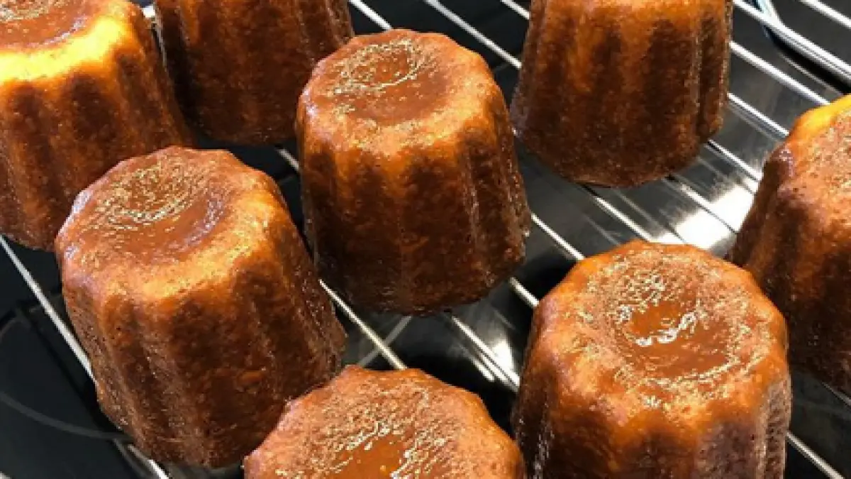 El canelé demuestra que la elegancia no siempre nace del exceso