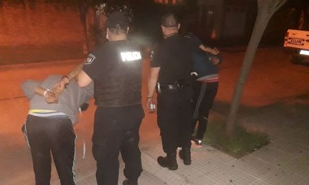 Los dos muchachos de 19 años estaban acompañados por dos chicas de 16 y 13
