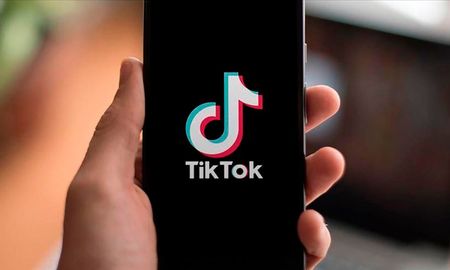 TikTok se convirtió en la aplicación más descargada del último año. TikTok se convirtió en la aplicación más descargada del último año.