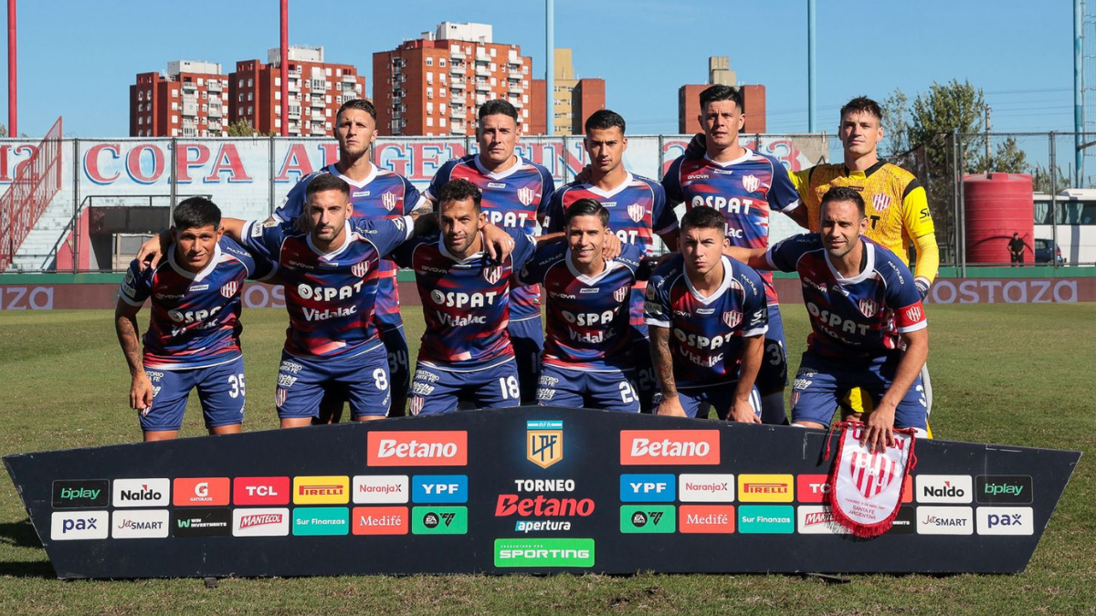 Unión vs. Barracas Central, por el Torneo Apertura 2025.