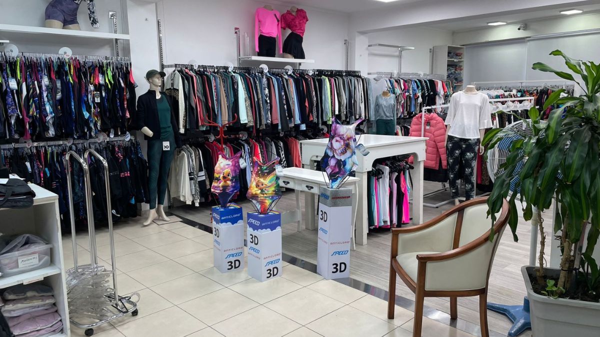 Felina Lencería también ofrece pijamas, pantuflas, batas y mallas anticloros, con productos que se venden durante todo el año. Felina Lencería también ofrece pijamas, pantuflas, batas y mallas anticloros, con productos que se venden durante todo el año.