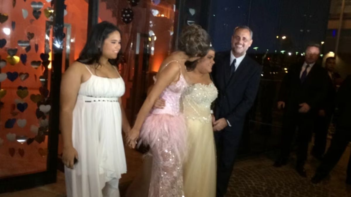 Morena Rial festejó sus 15 años con un glamoroso evento. Morena Rial festejó sus 15 años con un glamoroso evento.