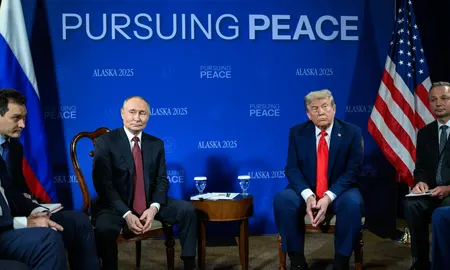 Los presidentes de Estados Unidos, Donald Trump, y de Rusia, Vladimir Putin, mantuvieron este miércoles un diálogo telefónico sobre las guerras en Irán y Ucrania. Los presidentes de Estados Unidos, Donald Trump, y de Rusia, Vladimir Putin, mantuvieron este miércoles un diálogo telefónico sobre las guerras en Irán y Ucrania.
