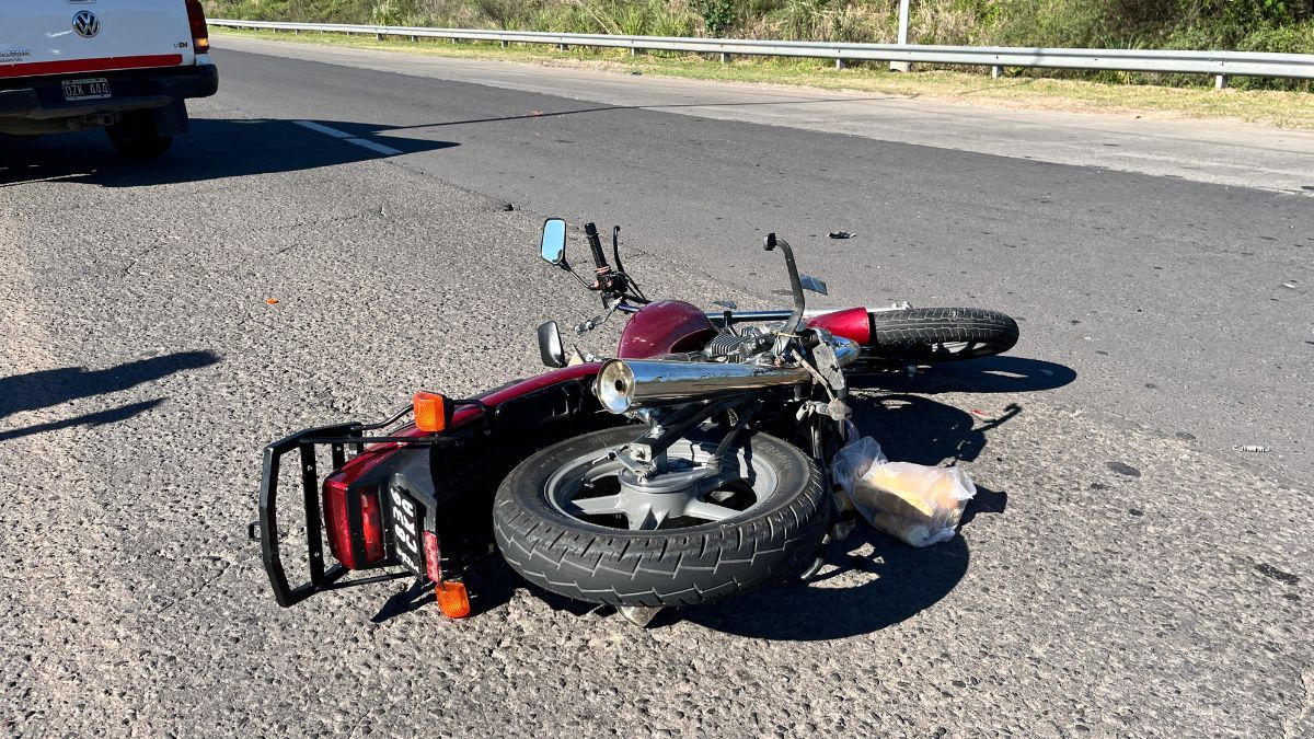 Un accidente de tránsito complicó el flujo vehicular en la entrada a Av. Circunvalación