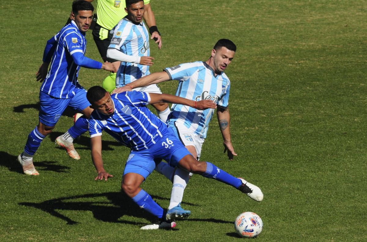 Atlético Tucumán y Godoy Cruz jugarán un partido clave por la permanencia