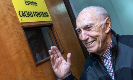 Cacho Fontana en exclusivo por Aire de Santa Fe manifestó su pena por los medios que divulgaron su muerte. Cacho Fontana en exclusivo por Aire de Santa Fe manifestó su pena por los medios que divulgaron su muerte.