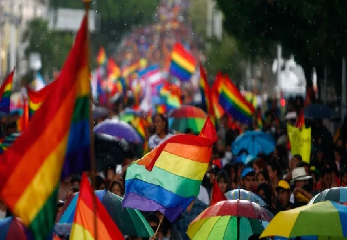 Un legislador republicano asistió a la boda de su hijo gay tres días después de votar en contra de una ley de matrimonio igualitario