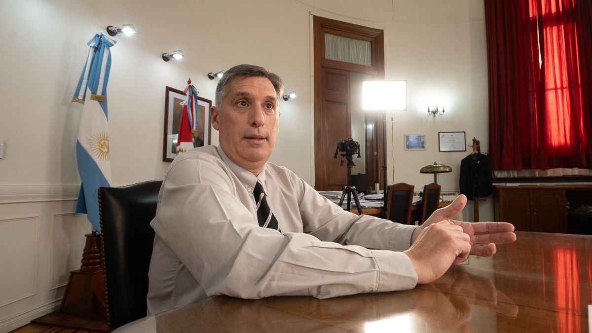 El ministro Pablo Olivares hizo un exhaustivo análisis de la situación actual de la economía argentina.