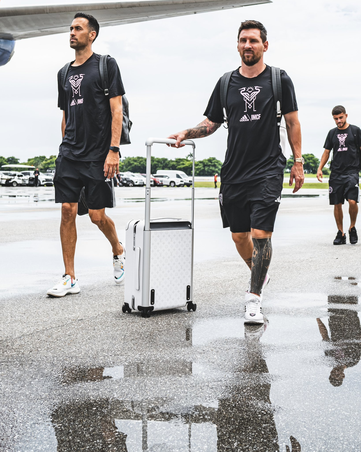 Lionel Messi y Sergio Busquets viajando para eL partido de Inter Miami vs. Dallas FC. Lionel Messi y Sergio Busquets viajando para eL partido de Inter Miami vs. Dallas FC.