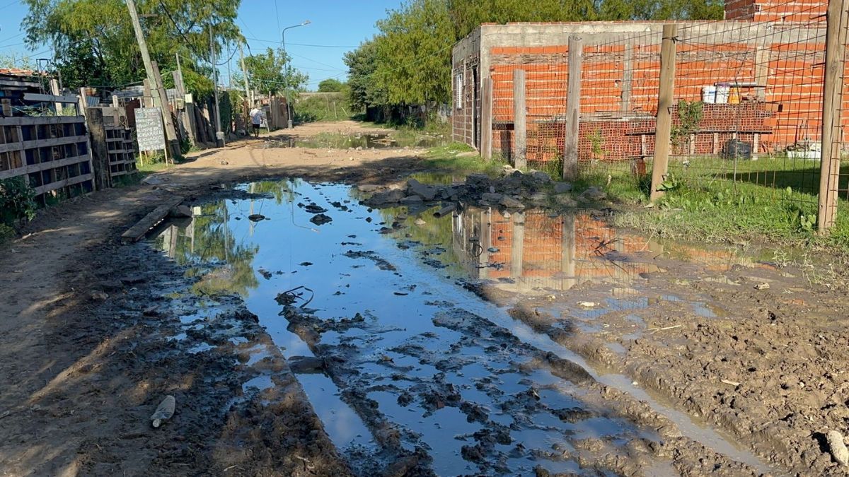 Así se encuentra calle Alberto Sabater a la altura del cruce con Aldo Giunti, en la manzana 3 de Alto Verde. Así se encuentra calle Alberto Sabater a la altura del cruce con Aldo Giunti, en la manzana 3 de Alto Verde.