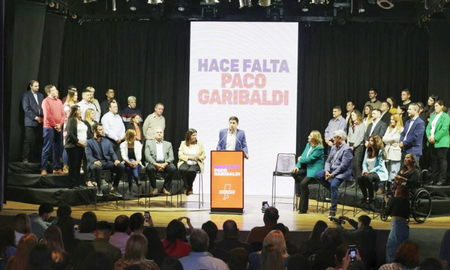 Julio “Paco” Garibaldi, lanzó su precandidatura al Senado por el Departamento La Capital. Julio “Paco” Garibaldi, lanzó su precandidatura al Senado por el Departamento La Capital.