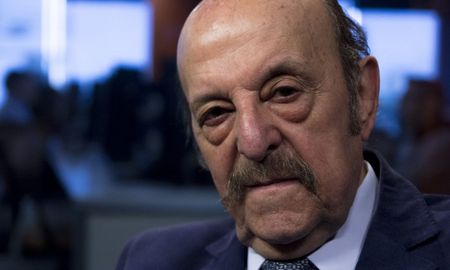 Para el histórico dirigente peronista Julio Bárbaro, que exista gente que vea a Cristina Fernández y a Mauricio Macri como dirigentes de importancia, demuestra aunque sean pocos, que la decadencia de los argentino está a la vista. Para el histórico dirigente peronista Julio Bárbaro, que exista gente que vea a Cristina Fernández y a Mauricio Macri como dirigentes de importancia, demuestra aunque sean pocos, que la decadencia de los argentino está a la vista.
