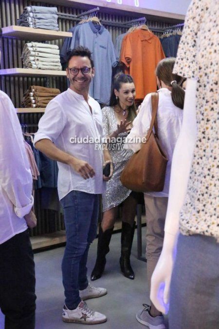 Pampita y Vicuña se llevan bárbaro.