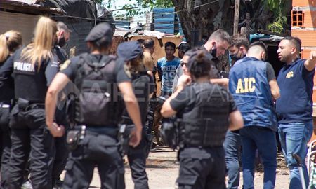 Asentamiento La Carbonilla ubicado en Pedro Ferré y Dorrego, en el barrio Candioti Norte Asentamiento La Carbonilla ubicado en Pedro Ferré y Dorrego, en el barrio Candioti Norte