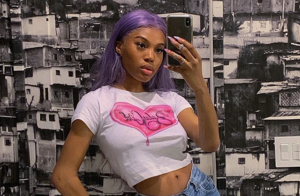 Influencer desesperada le pide a sus seguidores que le ayuden a pagar un sillón de 100 mil dólares