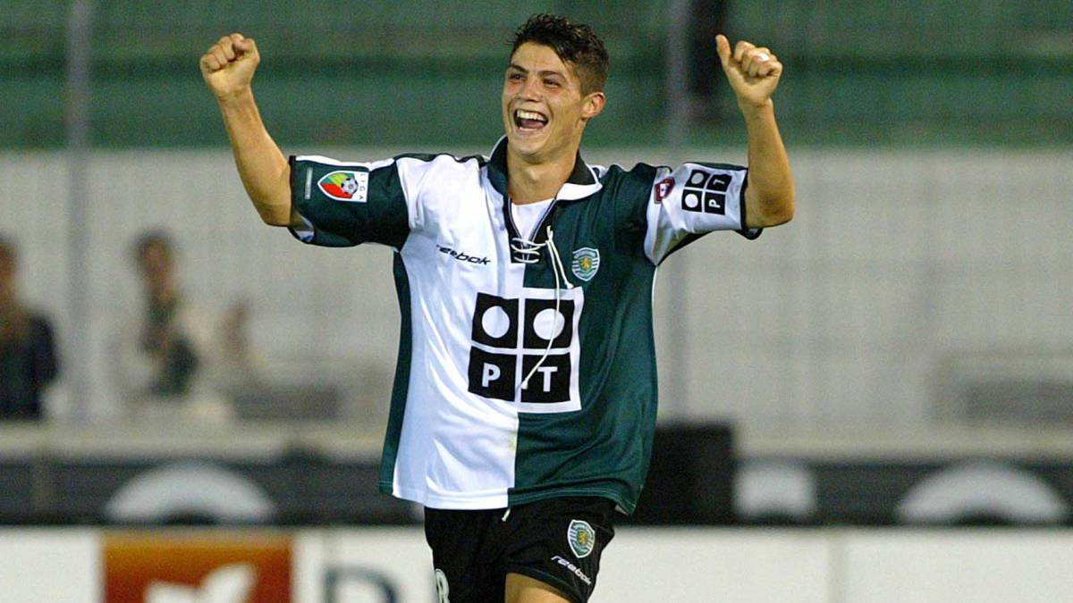 Cristiano Ronaldo debutó como futbolista el 14 de agosto de 2002, en el Sporting de Lisboa.