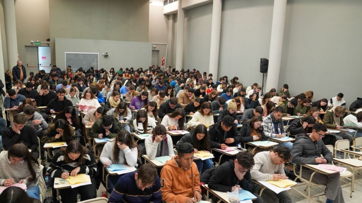 El sistema de Residencias en Salud registró 1.865 inscriptos este año, 72 % más que en 2025
