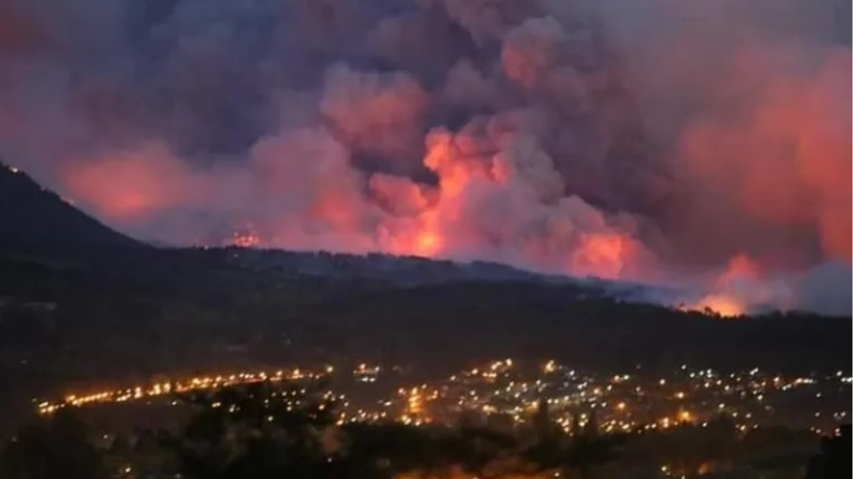 El fuego en El Bolsón fue contenido, pero avanza hacia Epuyén. El fuego en El Bolsón fue contenido, pero avanza hacia Epuyén.