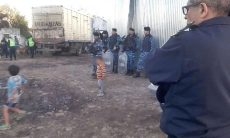 Rescatan en Bolivia a una nena argentina que había sido raptada Rescatan en Bolivia a una nena argentina que había sido raptada