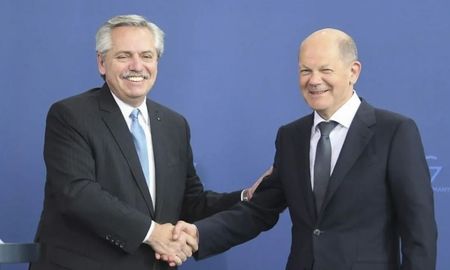 Alemania es el principal socio comercial de Argentina en la Unión Europea. Alemania es el principal socio comercial de Argentina en la Unión Europea.