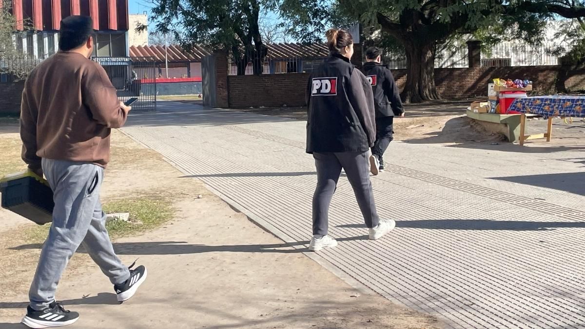 Santa Fe: hallaron droga en la mochila de una alumna.