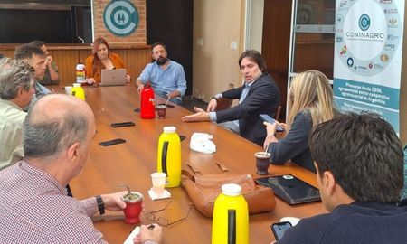 Sobre las retenciones, Magano dijo que “en el horizonte del productor tienen que estar en cero, esperamos que ese camino no sea muy lejano”. Sobre las retenciones, Magano dijo que “en el horizonte del productor tienen que estar en cero, esperamos que ese camino no sea muy lejano”.
