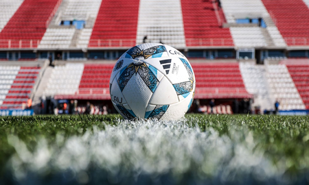 Una figura del fútbol argentino, con pasado en Unión, sorprendió a todos y dijo que, pese a ser de River, jugaría en Boca. Una figura del fútbol argentino, con pasado en Unión, sorprendió a todos y dijo que, pese a ser de River, jugaría en Boca.
