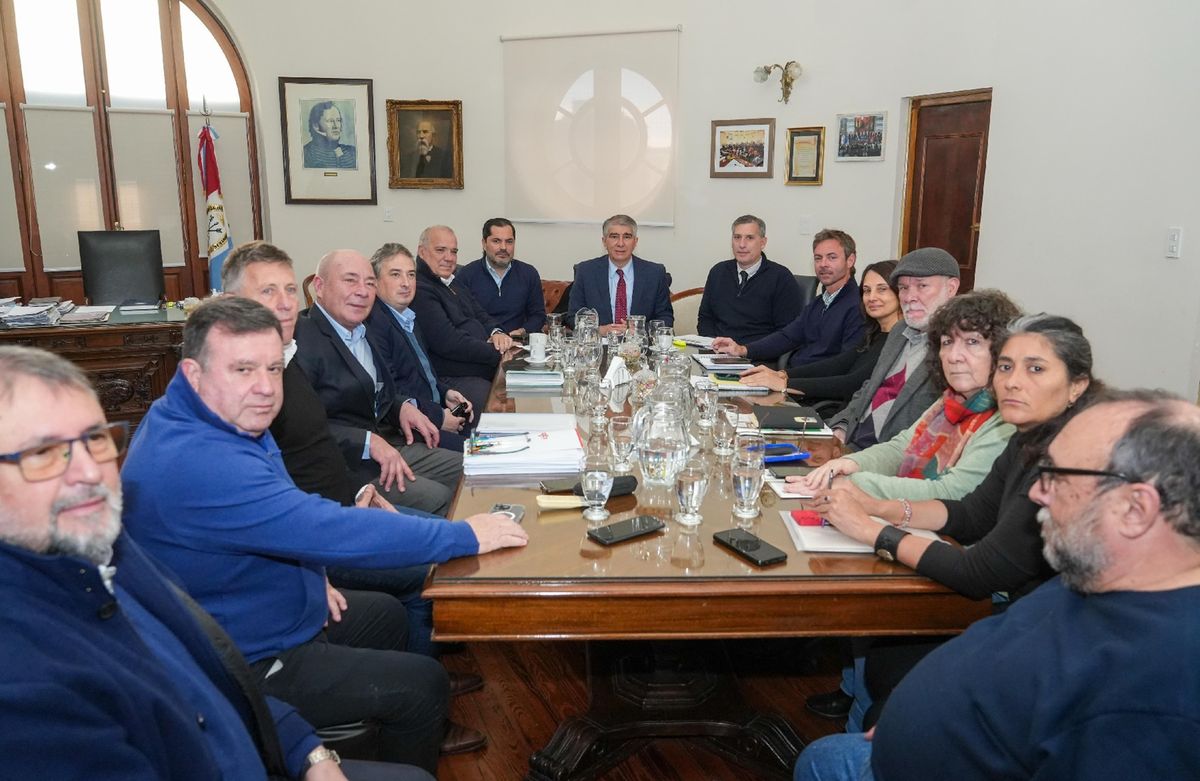 El Gobierno de Santa Fe y los gremios se volvieron a reunir en paritarias. 