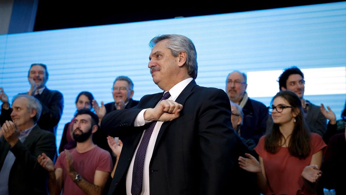 Alberto Fernández destacó la importancia de aumentar las becas a los científicos del Conicet