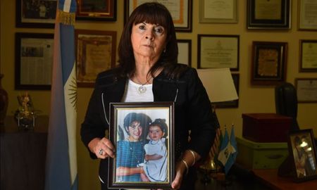 Marita Verón desapareció el 3 de abril de 2002 en San Miguel de Tucumán y, en base a los esfuerzos de Trimarco, se pudo revelar una importante red de trata de personas liderada por Rubén La Chancha Ale. Marita Verón desapareció el 3 de abril de 2002 en San Miguel de Tucumán y, en base a los esfuerzos de Trimarco, se pudo revelar una importante red de trata de personas liderada por Rubén La Chancha Ale.